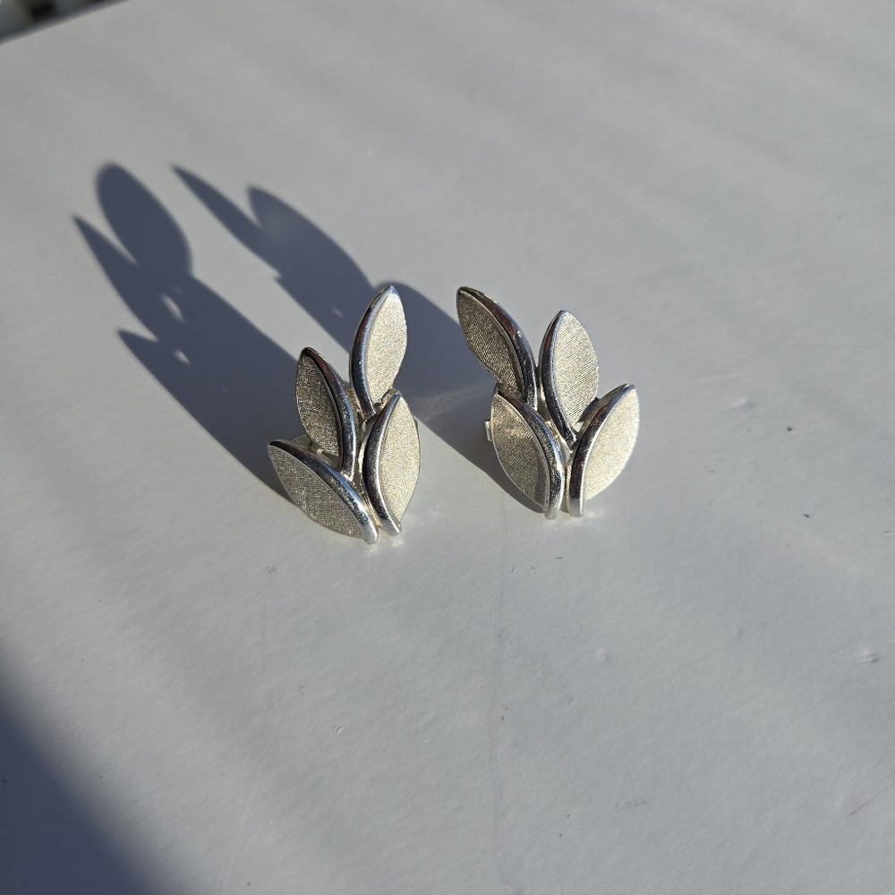 Trifari Signed Silver Tone Leaf Clip On Earrings Vintage Textured Modernist